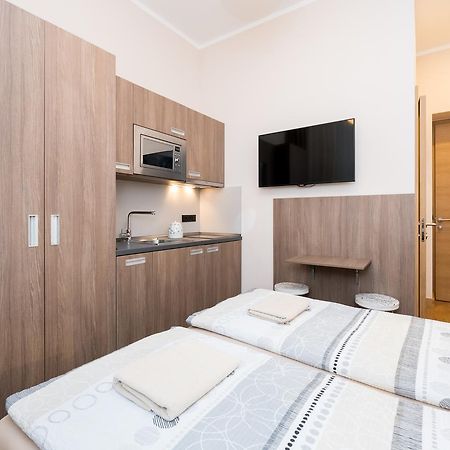 Manesova Astra Apartment Praga Exterior foto
